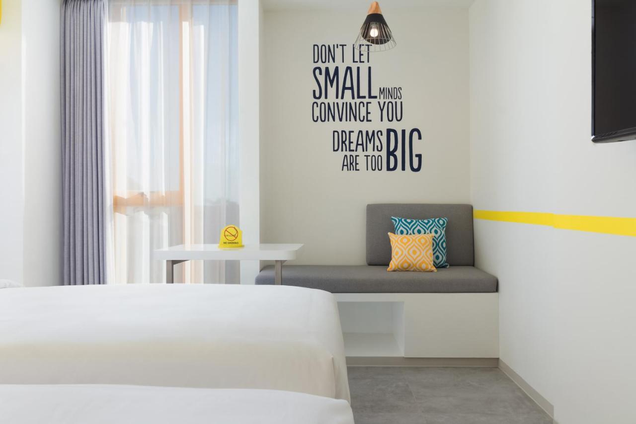 Yello Hotel Kuta Beachwalk Bali Exterior photo