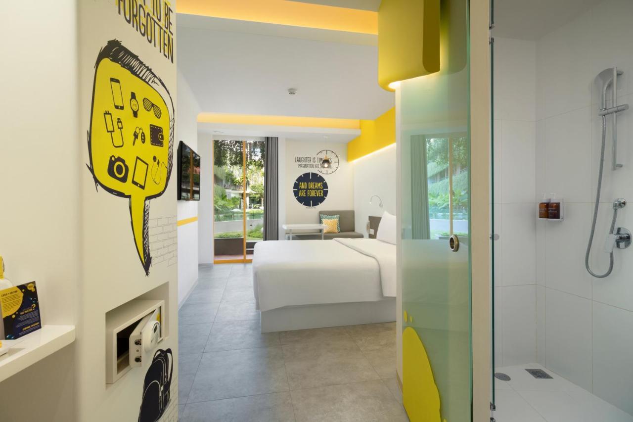 Yello Hotel Kuta Beachwalk Bali Exterior photo